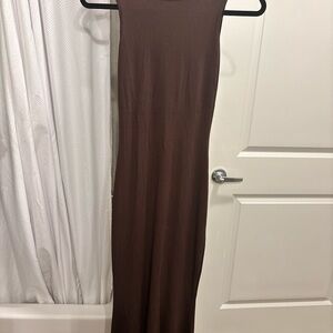 Elegant Brown Sleeveless Maxi Dress